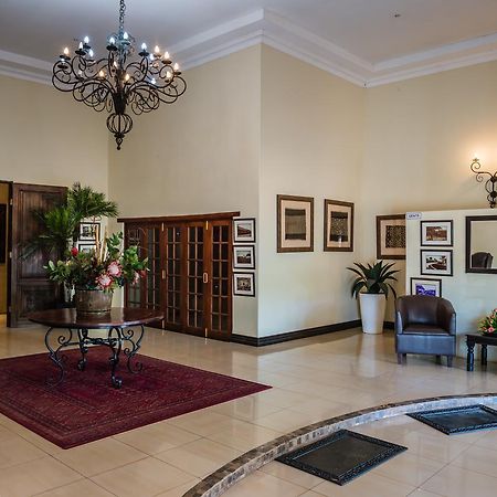 Royal Solwezi Hotel Esterno foto
