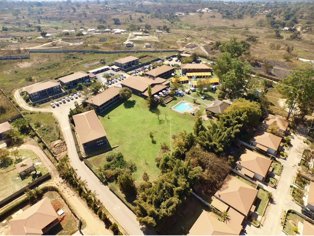 Royal Solwezi Hotel Esterno foto