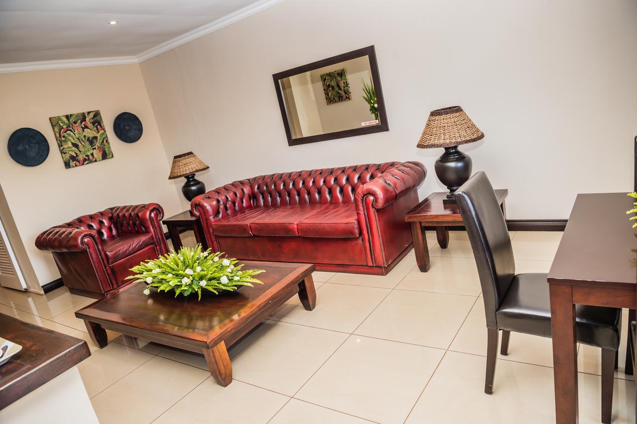 Royal Solwezi Hotel Esterno foto