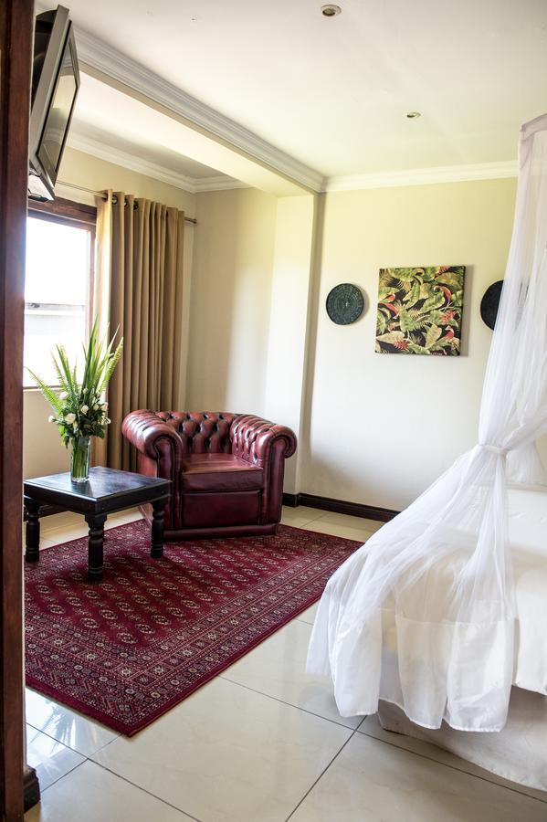 Royal Solwezi Hotel Esterno foto